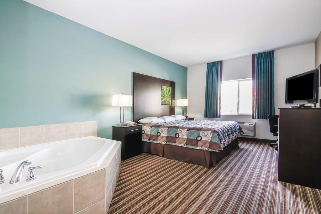 Super 8 By Wyndham Brenham Tx Hotel Exterior photo